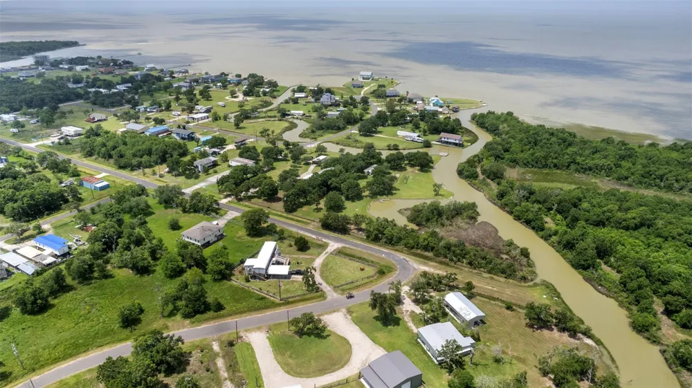 Oak Island Drive Anahuac, TX 77514