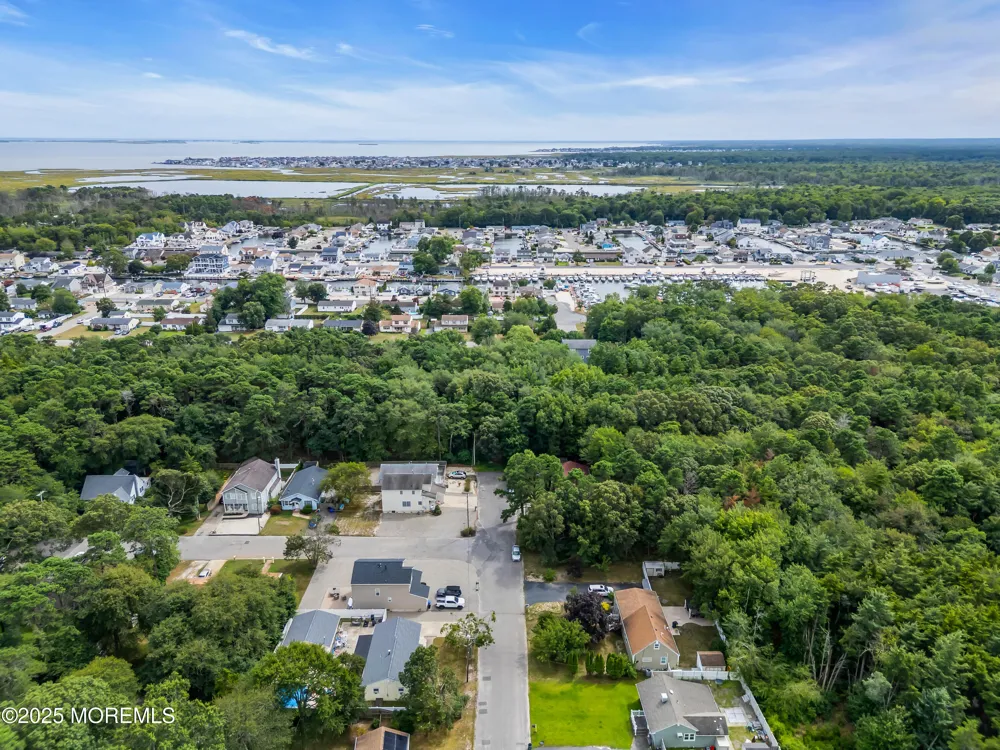 Hazelton Avenue Forked River, NJ 08731