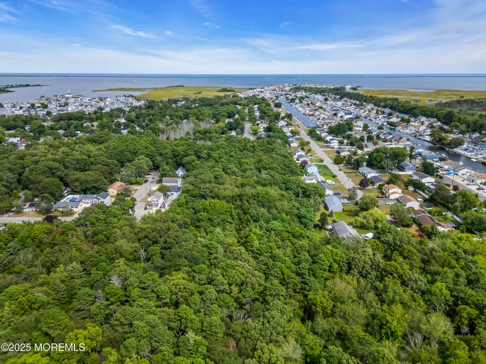 Hazelton Avenue Forked River, NJ 08731