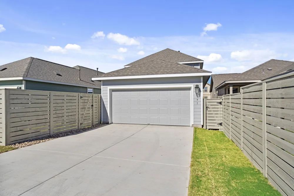 191 Weaver Lane Bastrop, TX 78602