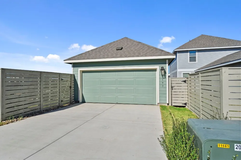 193 Weaver Lane Bastrop, TX 78602