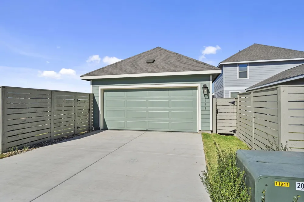 193 Weaver Lane Bastrop, TX 78602
