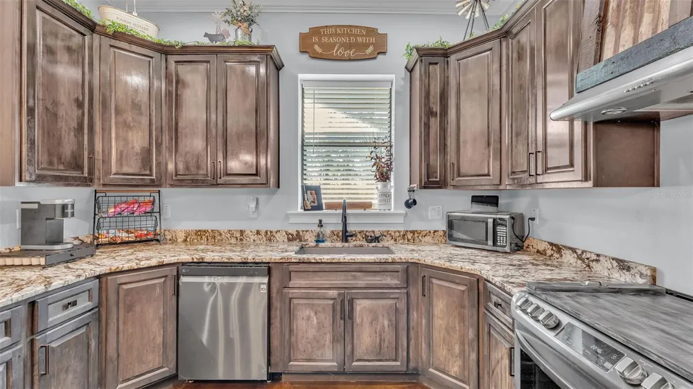 18940 COMMONWEALTH AVENUE Polk City, FL 33868