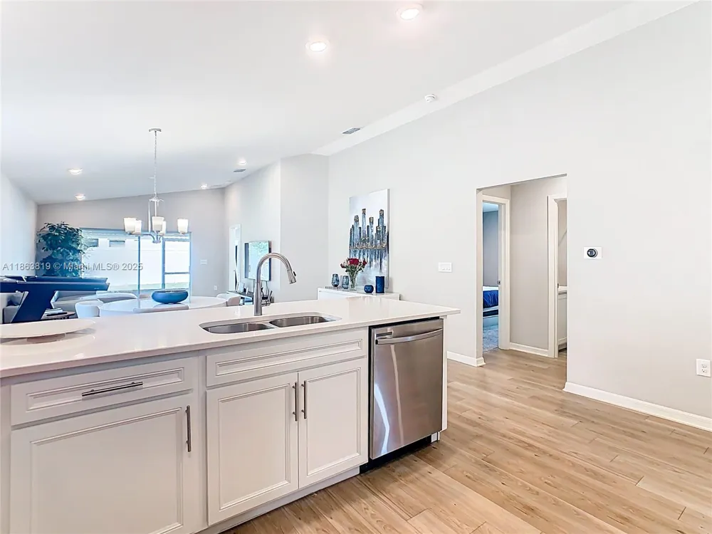 1060 Cascade Drive Davenport, FL 33837