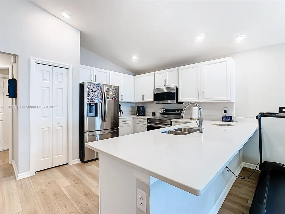 1060 Cascade Drive Davenport, FL 33837