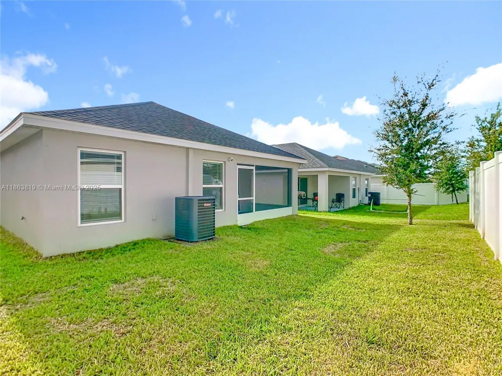 1060 Cascade Drive Davenport, FL 33837
