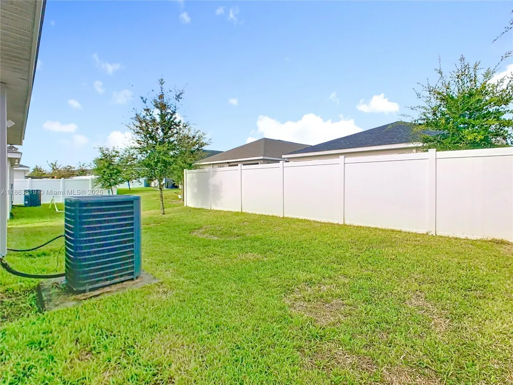 1060 Cascade Drive Davenport, FL 33837