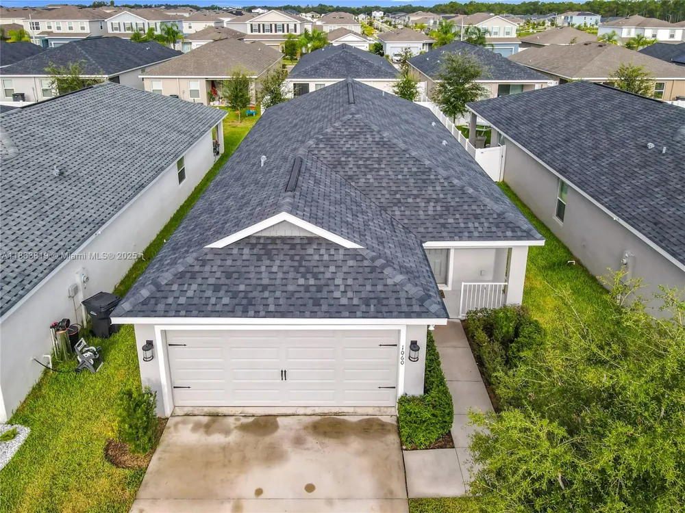 1060 Cascade Drive Davenport, FL 33837