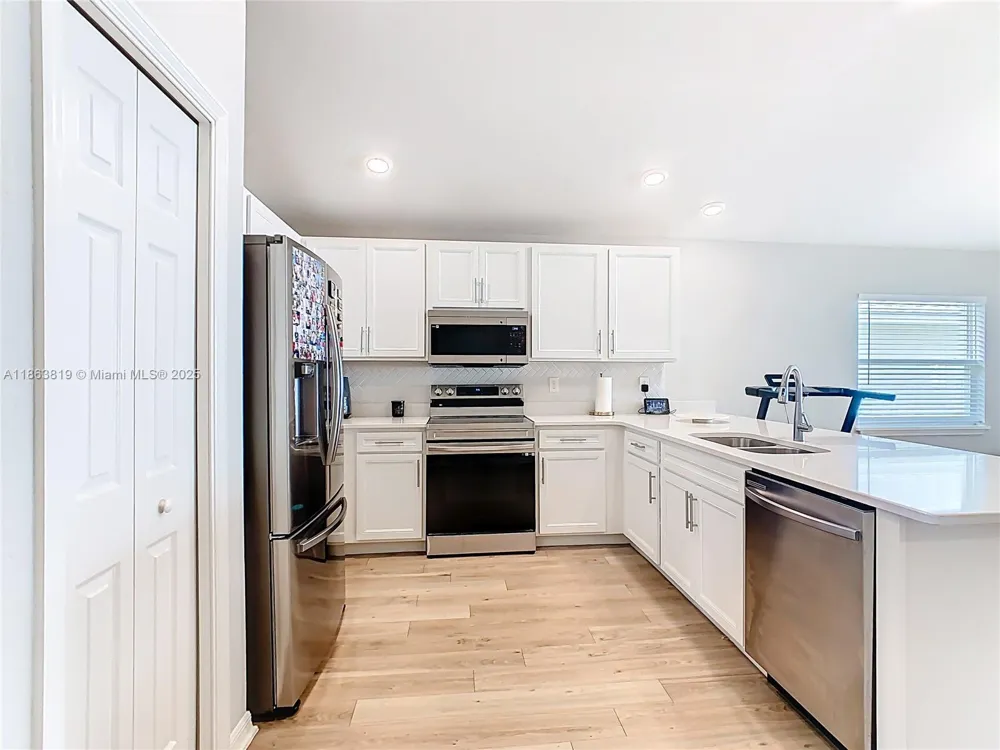 1060 Cascade Drive Davenport, FL 33837