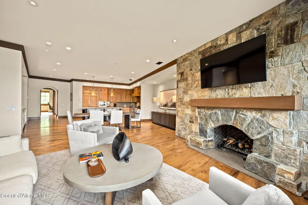 4757 S ARROW POINT DRIVE ##305 Harrison, ID 83833