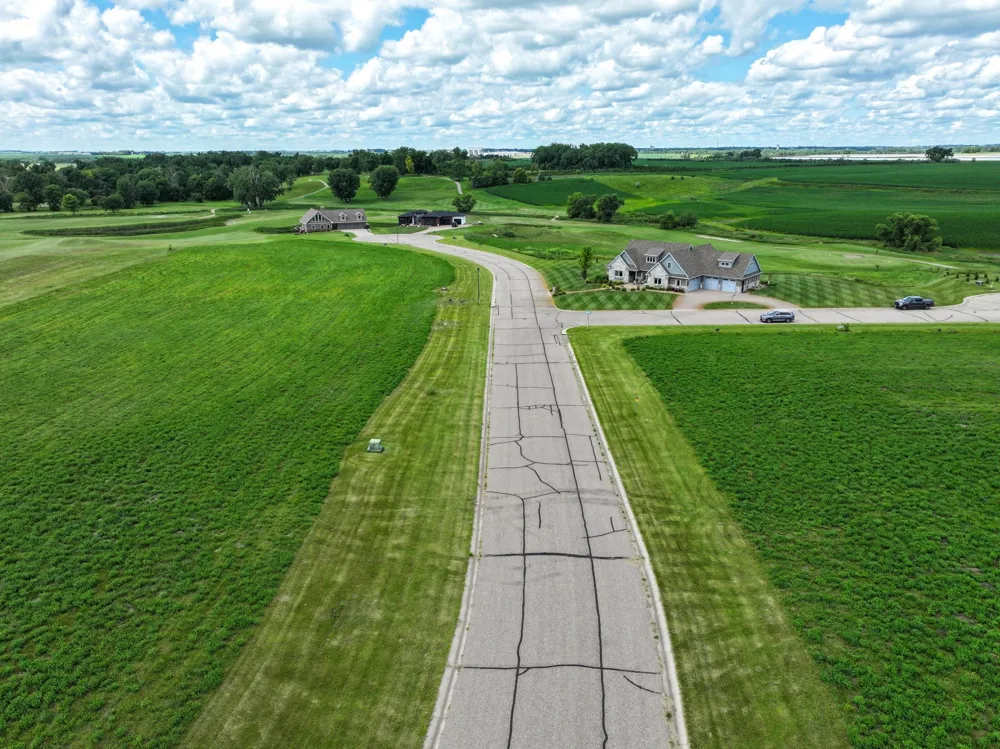 25213 Eagle Trace Hancock, MN 56244