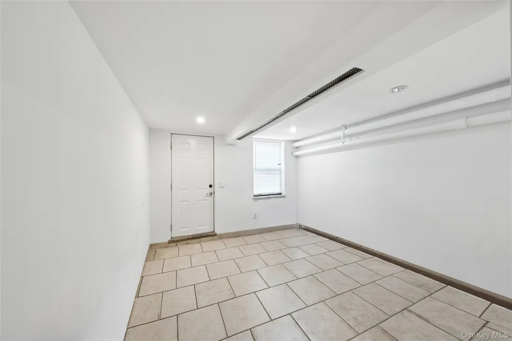 5958 69th Place Maspeth, NY 11378