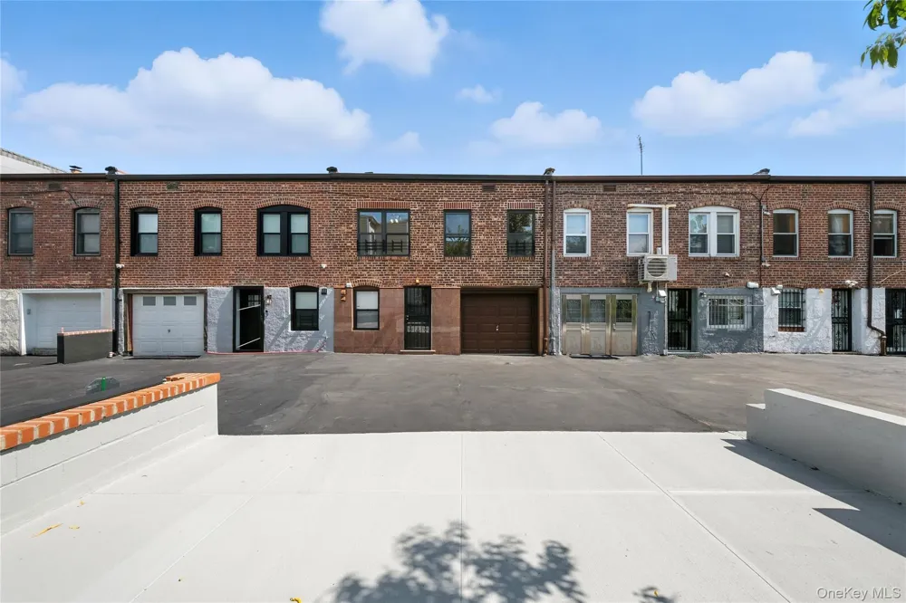 5958 69th Place Maspeth, NY 11378