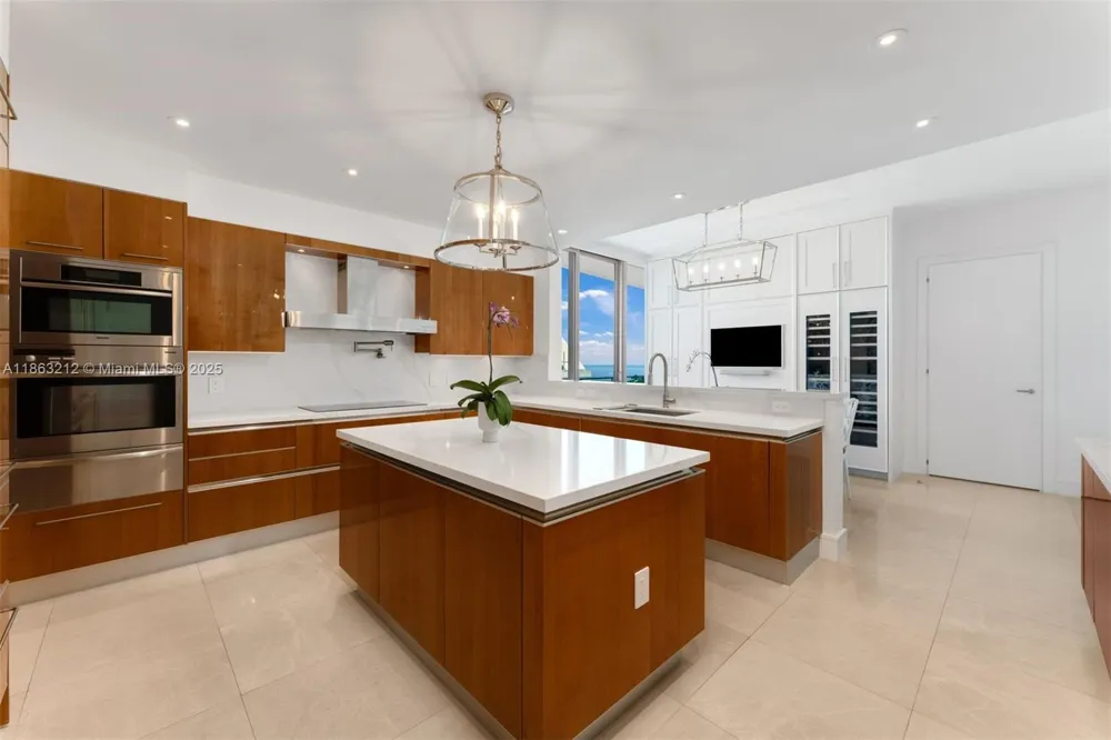 2627 S Bayshore Dr #2801 Miami, FL 33133