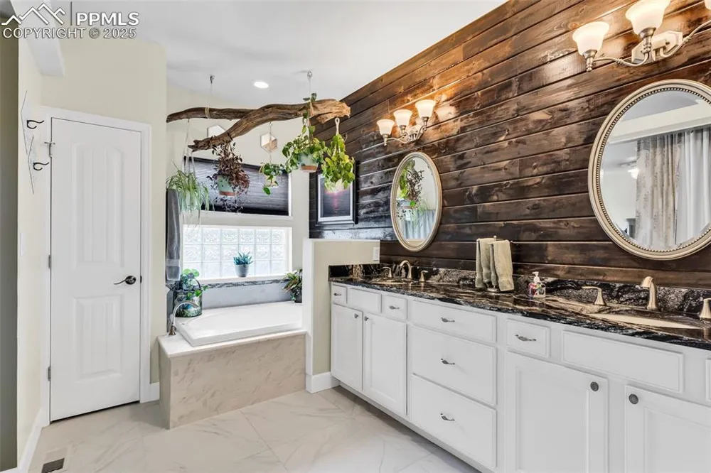 10380 Coyote Lane Rye, CO 81069
