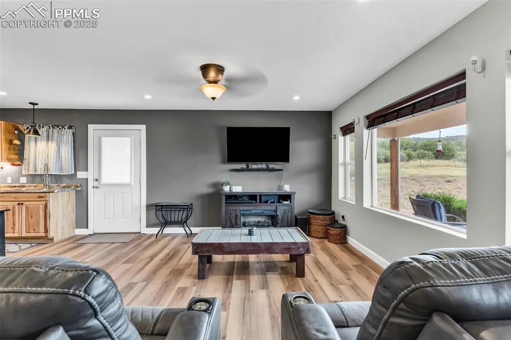 10380 Coyote Lane Rye, CO 81069