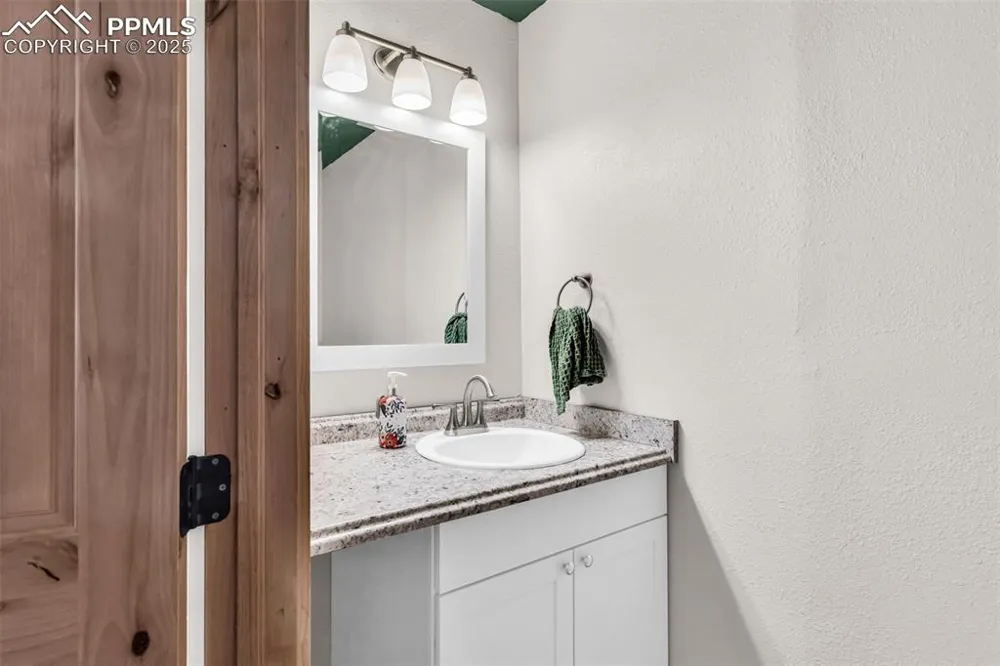10380 Coyote Lane Rye, CO 81069