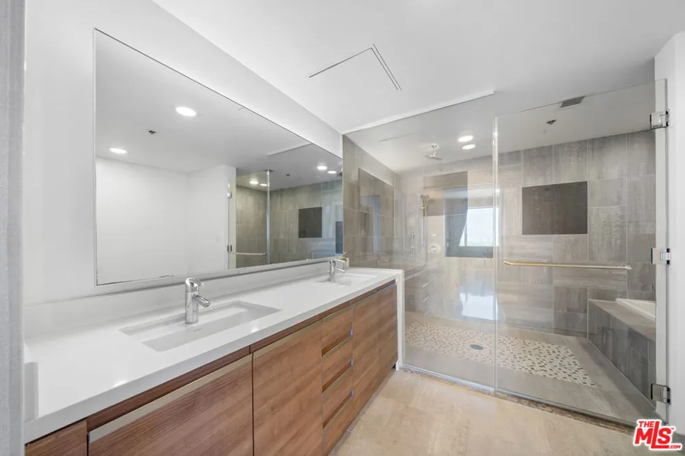 3785 Wilshire Boulevard #1709 Los Angeles, CA 90010