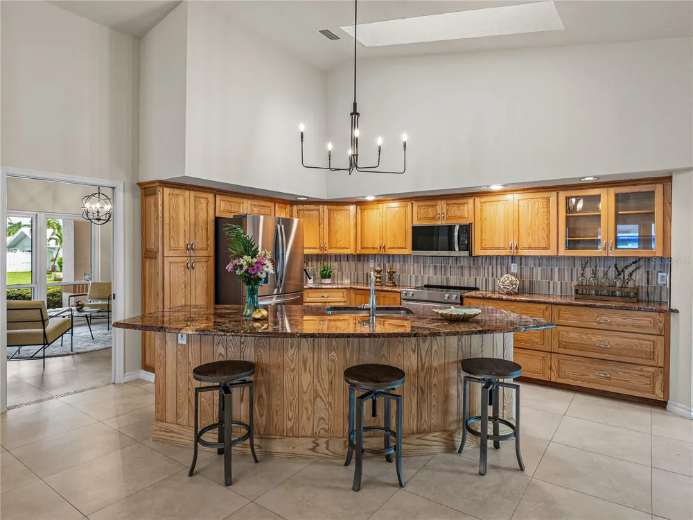 366 6TH AVENUE Tierra Verde, FL 33715