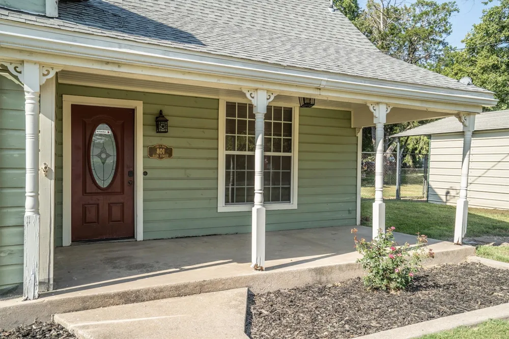 801 E Main Street Tioga, TX 76271