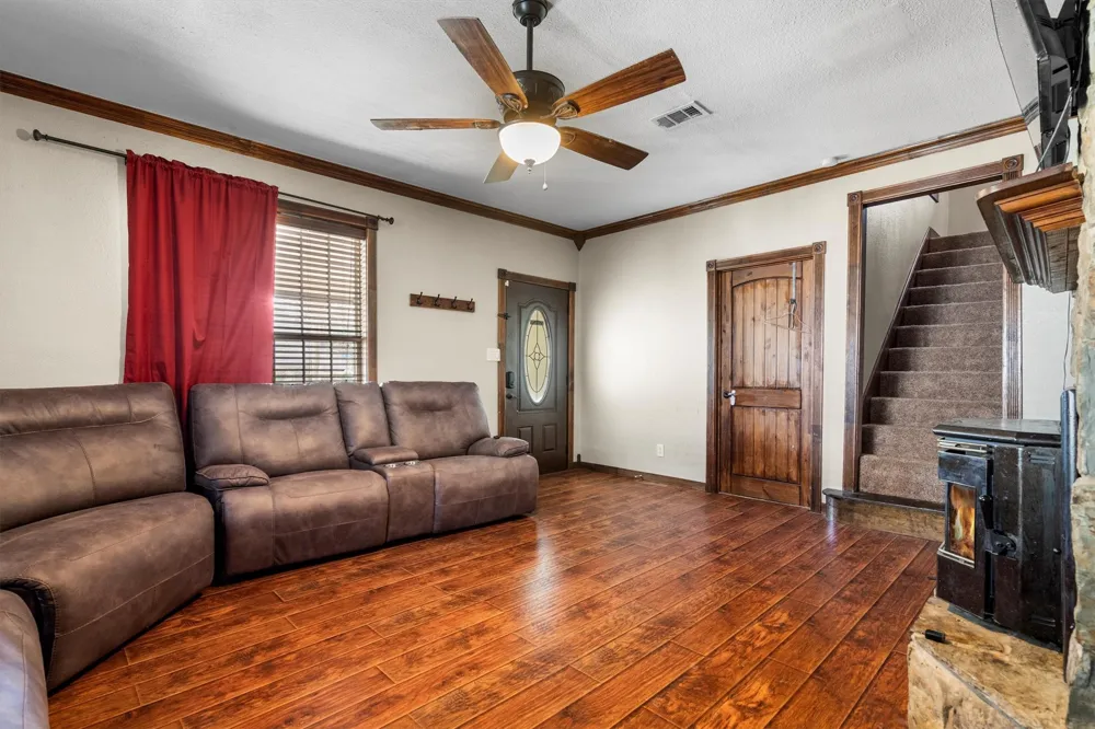 801 E Main Street Tioga, TX 76271