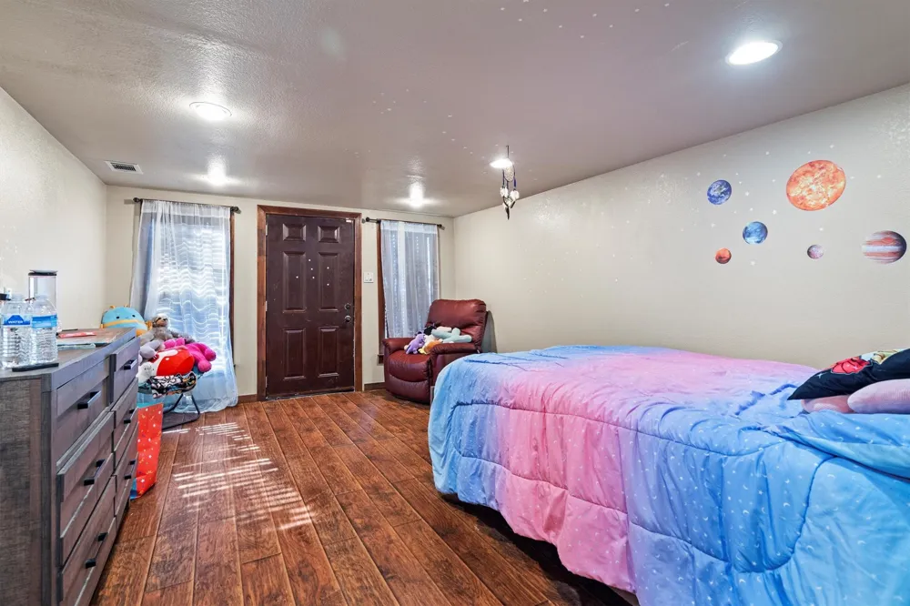 801 E Main Street Tioga, TX 76271