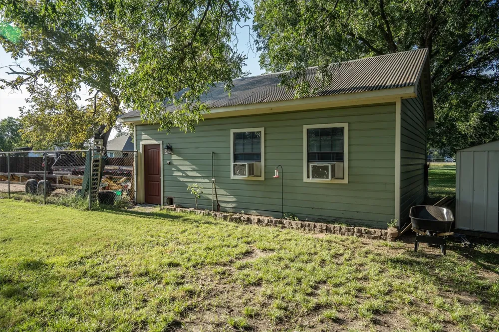 801 E Main Street Tioga, TX 76271