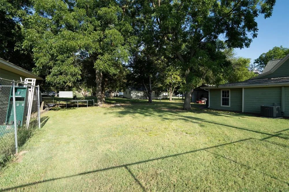 801 E Main Street Tioga, TX 76271