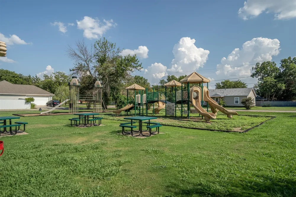 801 E Main Street Tioga, TX 76271