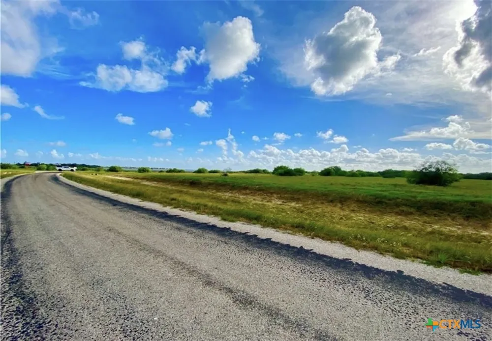 61 Falcon Way Palacios, TX 77465