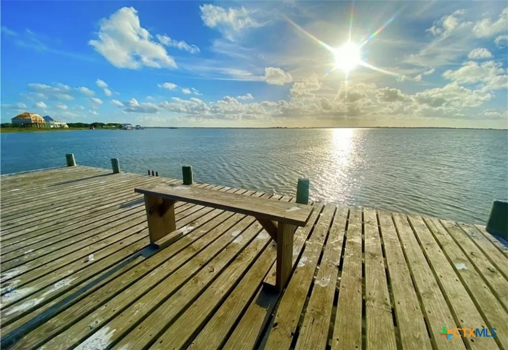 61 Falcon Way Palacios, TX 77465