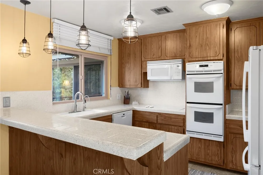 5495 Summit Drive Wrightwood, CA 92397