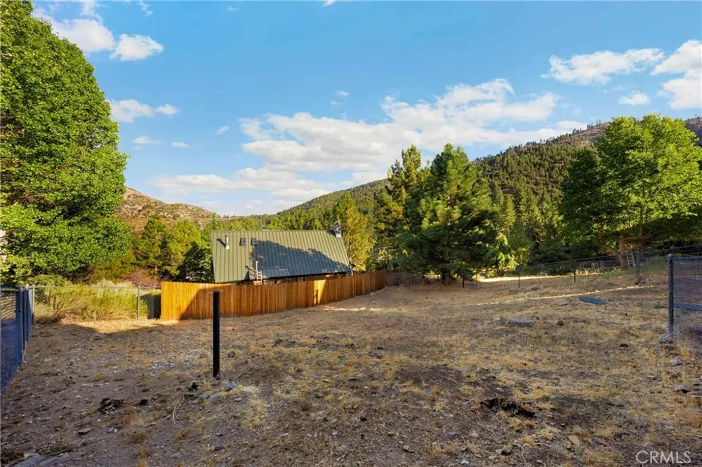 5495 Summit Drive Wrightwood, CA 92397