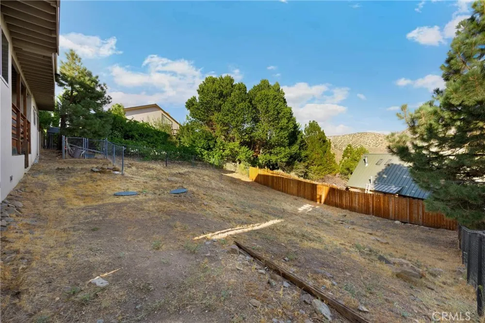 5495 Summit Drive Wrightwood, CA 92397