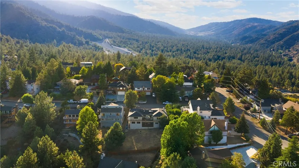 5495 Summit Drive Wrightwood, CA 92397
