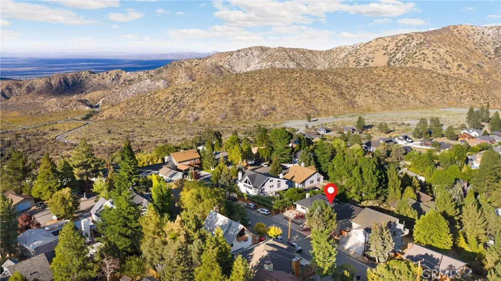 5495 Summit Drive Wrightwood, CA 92397