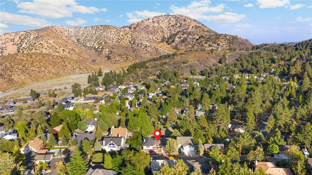 5495 Summit Drive Wrightwood, CA 92397