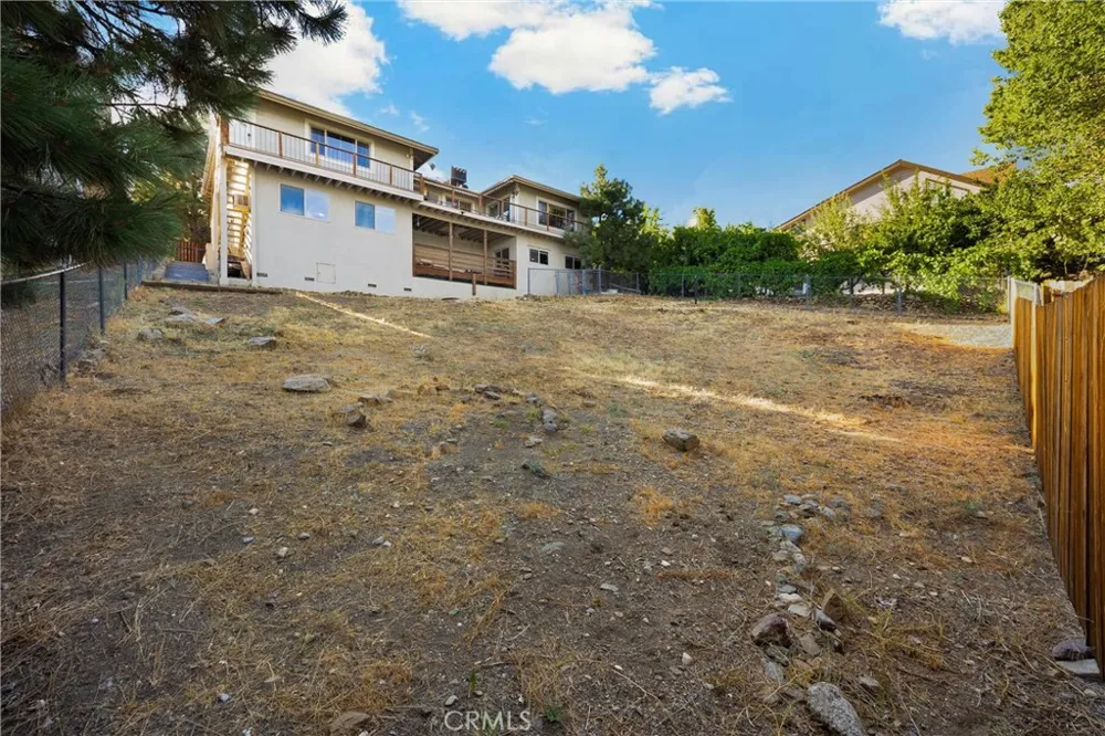 5495 Summit Drive Wrightwood, CA 92397