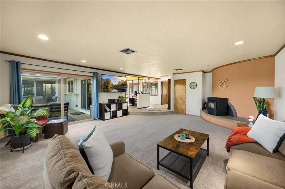 5495 Summit Drive Wrightwood, CA 92397