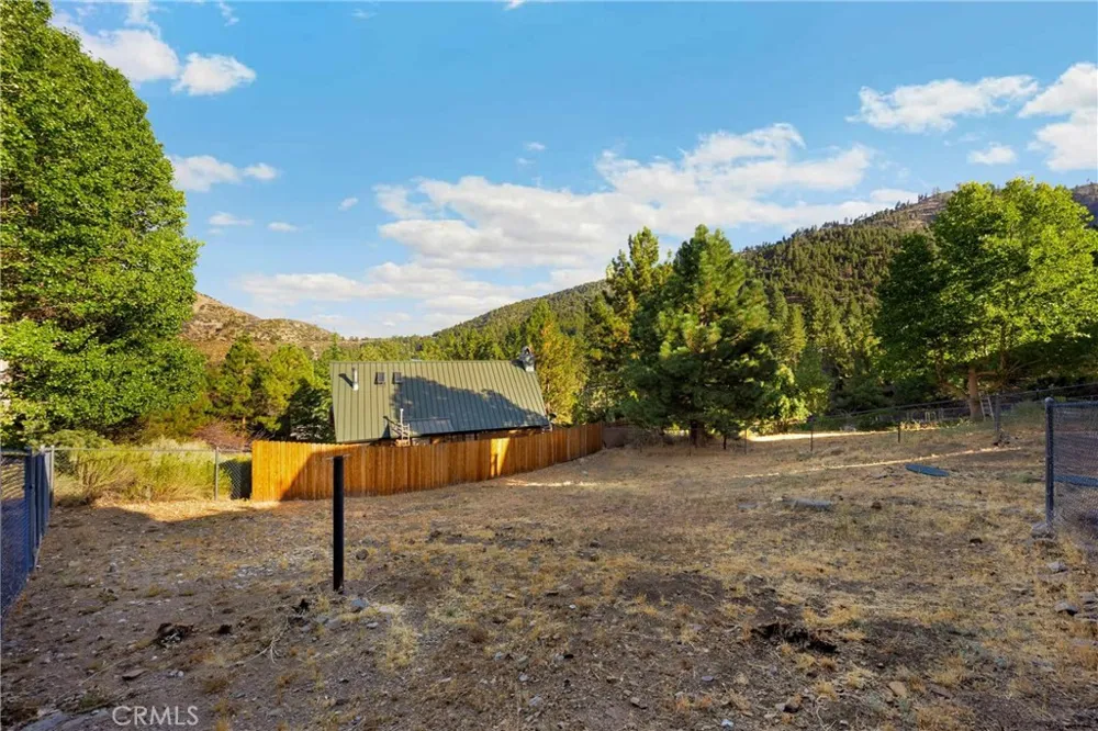 5495 Summit Drive Wrightwood, CA 92397