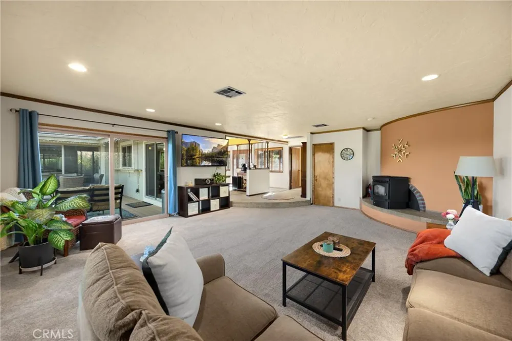 5495 Summit Drive Wrightwood, CA 92397
