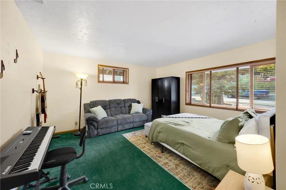 5495 Summit Drive Wrightwood, CA 92397