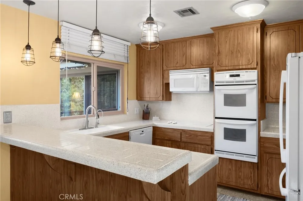 5495 Summit Drive Wrightwood, CA 92397