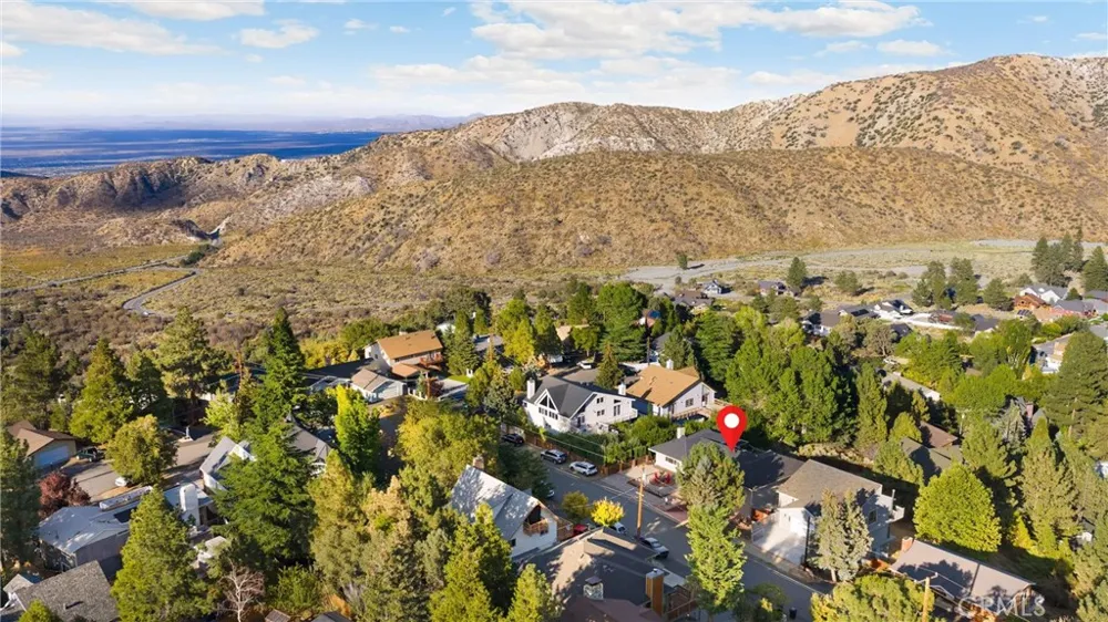 5495 Summit Drive Wrightwood, CA 92397