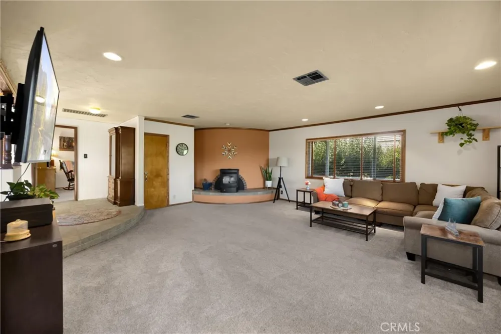 5495 Summit Drive Wrightwood, CA 92397