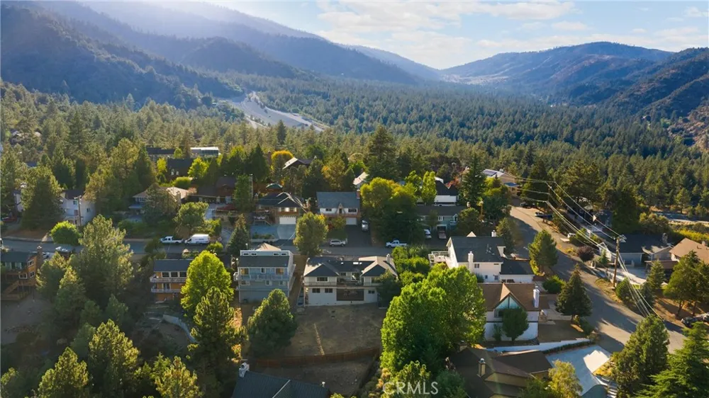 5495 Summit Drive Wrightwood, CA 92397