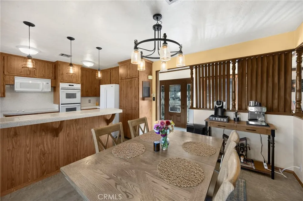 5495 Summit Drive Wrightwood, CA 92397