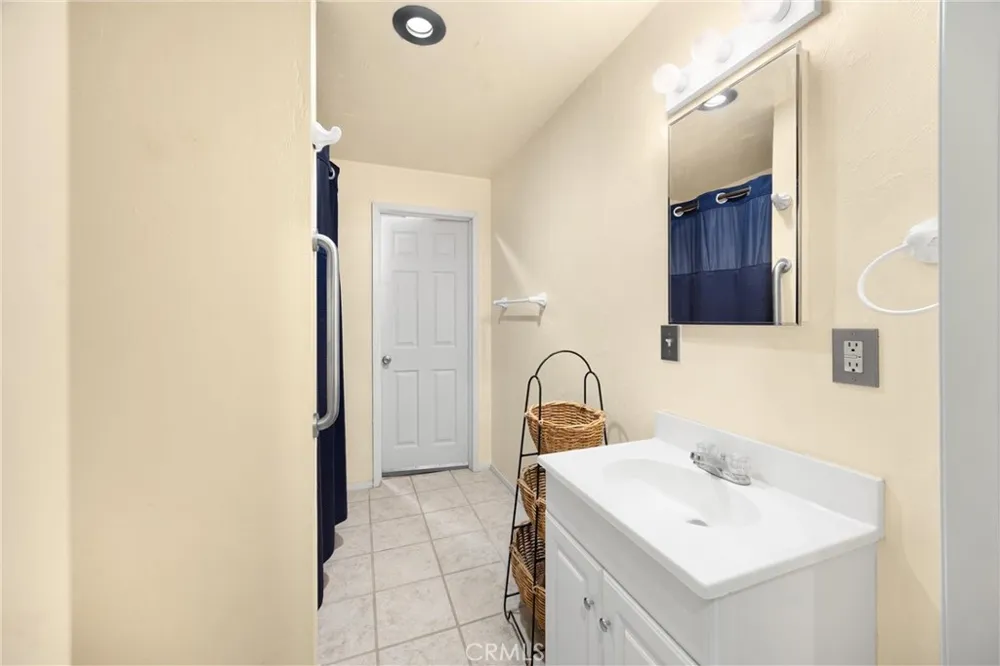 5495 Summit Drive Wrightwood, CA 92397