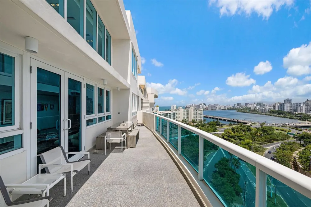 550 AVENIDA CONSTITUCION #PH-1608 San Juan, PR 00901