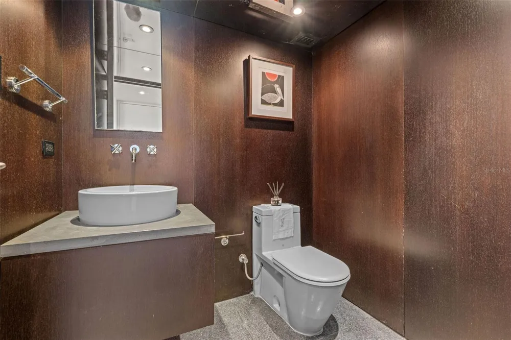 550 AVENIDA CONSTITUCION #PH-1608 San Juan, PR 00901